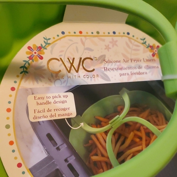 Green Silicone Air Fryer Liner - Picture 2 of 4